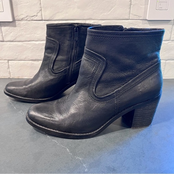 Arturo Chiang sz 8.5 black leather western style heeled ankle booties - Picture 4 of 16